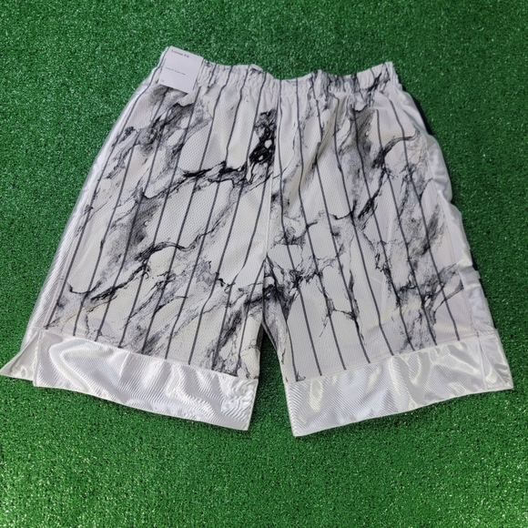 Nike Dri Fit Elite Boy's Basketball Shorts Size XL White Black Smoke Print New - Picture 11 of 11